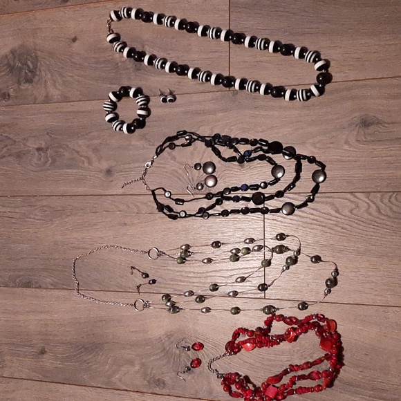 Costume jewelry bundle lot #4 - Picture 1 of 12